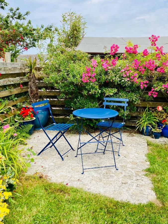 Welcoming Bungalow With Parking And Garden St Agnes  Eksteriør billede