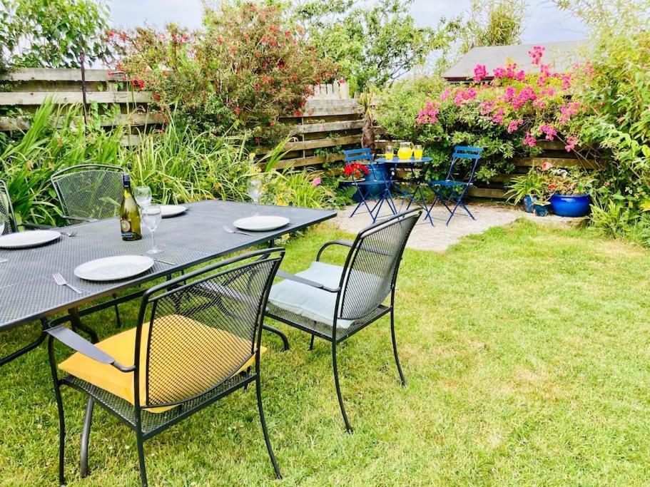 Welcoming Bungalow With Parking And Garden St Agnes  Eksteriør billede